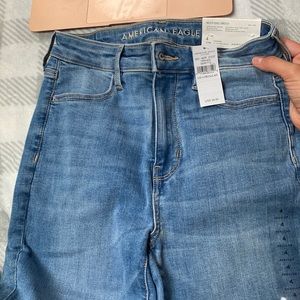 Brand New American Eagle Super High Rise Jegging Size 4
